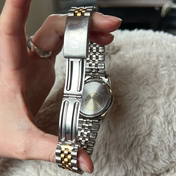 Geneva Quartz Watch - Picture 6 of 6